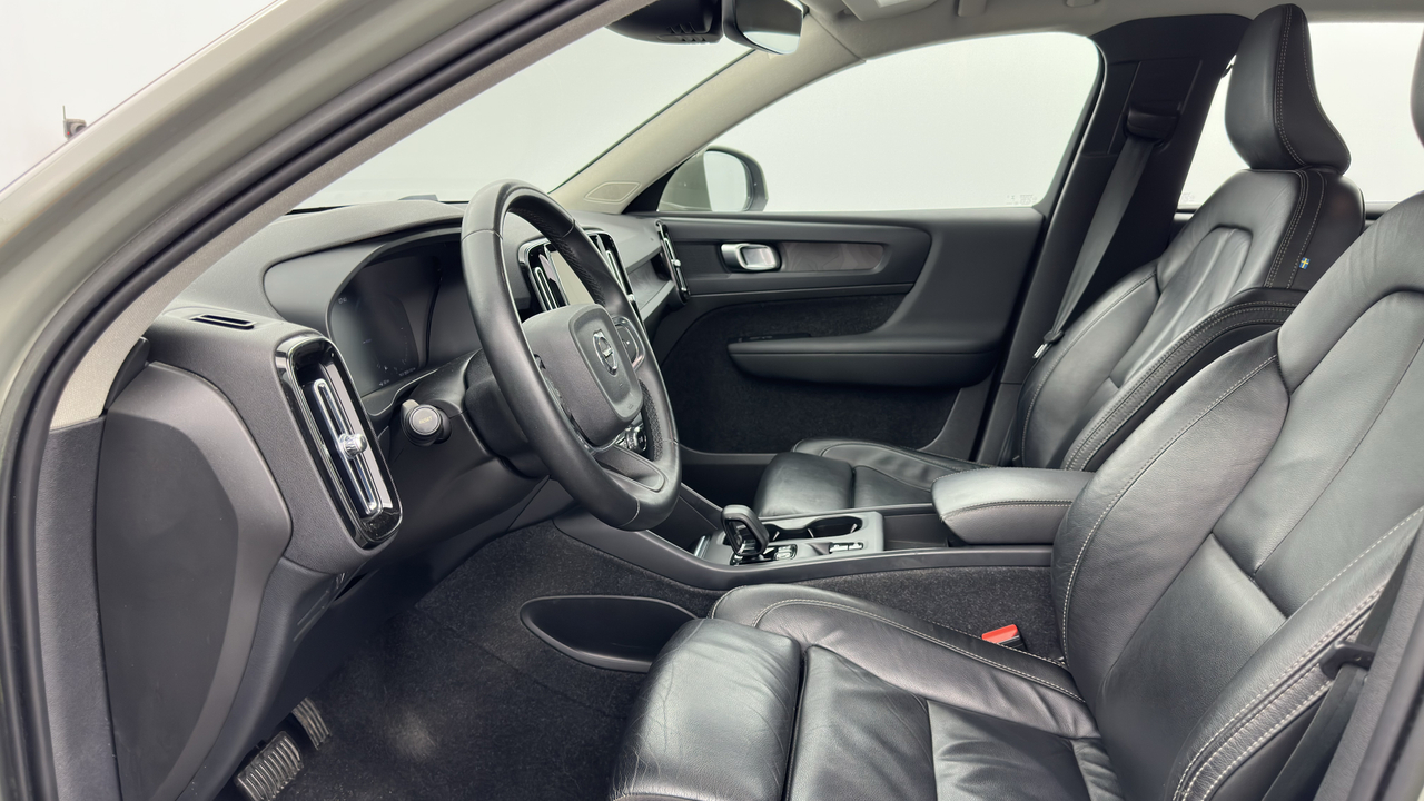 Volvo XC40 T4 Recharge 129+82 ch DCT7 — photo 11