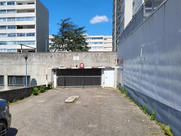 Stationnement Vente Rillieux-la-Pape   12000€