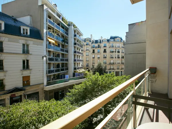 Loue appartement meublé avec balcon filant