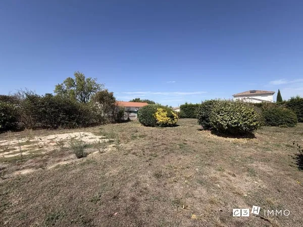 Terrain 755 m²