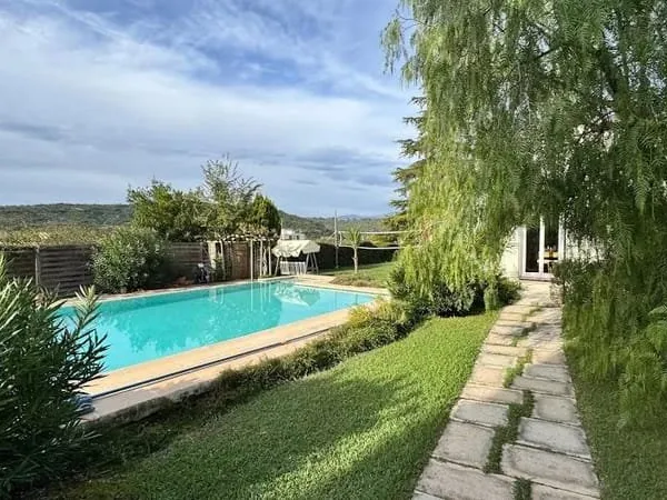 Villa 7 pièces 180 m²