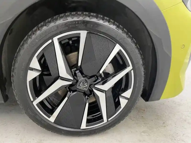 Peugeot 208 puretech 100 s&amp;s bvm6 — photo 18