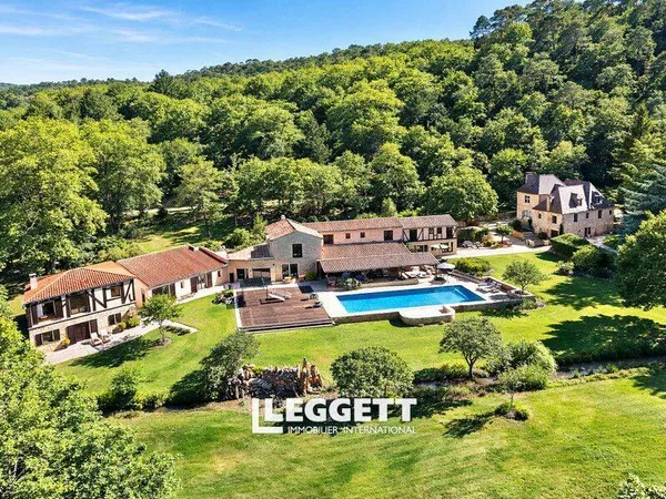 Boutique 30 pièces 742 m²