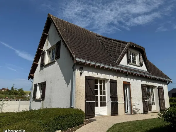 Pavillon 128 m² de 1976, terrain 1400m² avec travaux, au calme