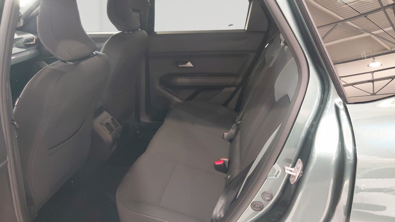 Dacia Bigster Mild Hybrid 140 — photo 12
