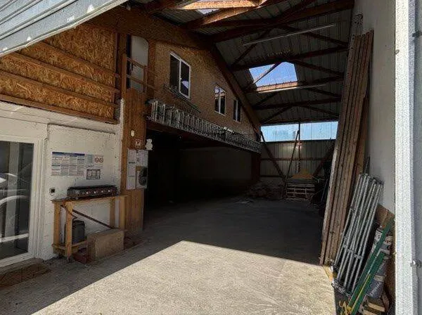 Local commercial 210 m²