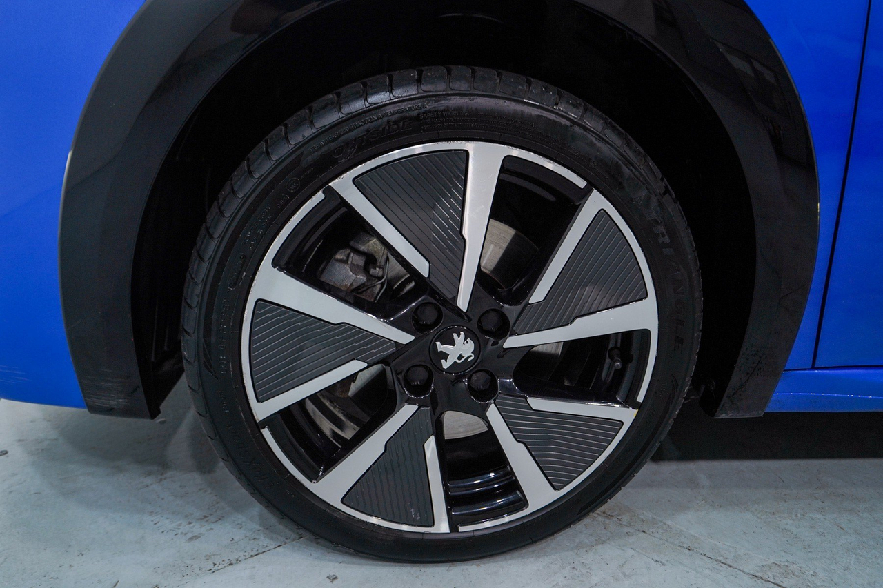 Peugeot 208 — photo 10