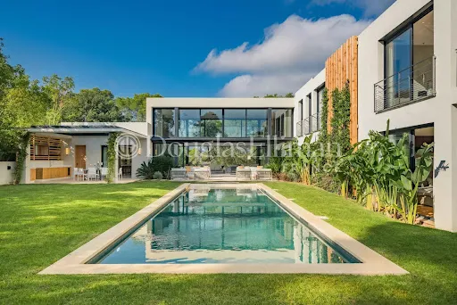 Villa 6 pièces 700 m²