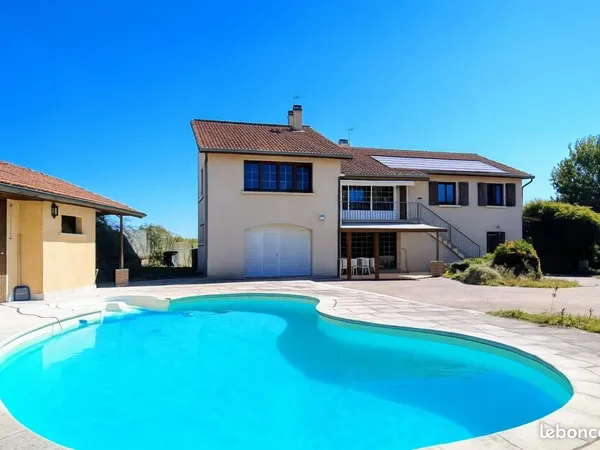 Maison 8 pièces 269 m²