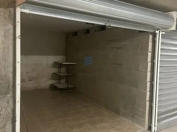 À LOUER - BOX / GARAGE FERMÉ - VALLAURIS