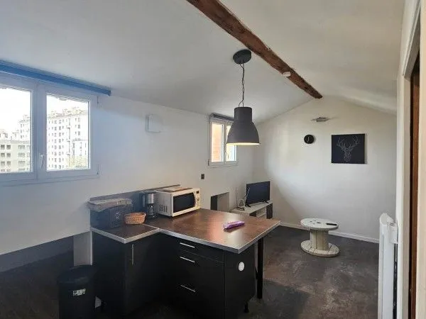 Particulier loue appartement meublé à LYON 8e Particulier loue appartement meublé à LYON 8e