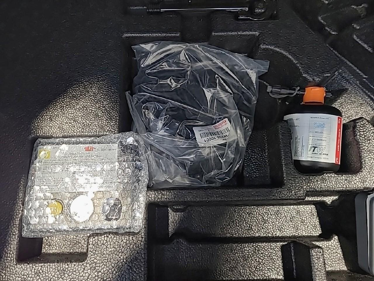 Toyota C-Hr hybride 1.8l edition — photo 17