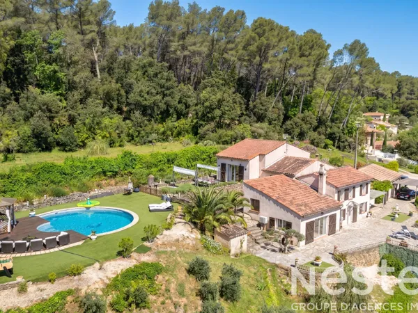 À VENDRE À TRANS-EN-PROVENCE PROPRIÉTÉ d'environ 152 m² sur 7000 m² de terrain paysagé avec PISCINE