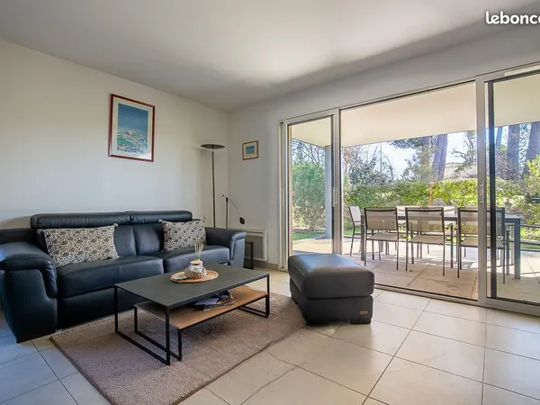 Superbe appartement T3 calme et lumineux de 72 m2 en RDC dans résidence calme et arborée à deux pas 