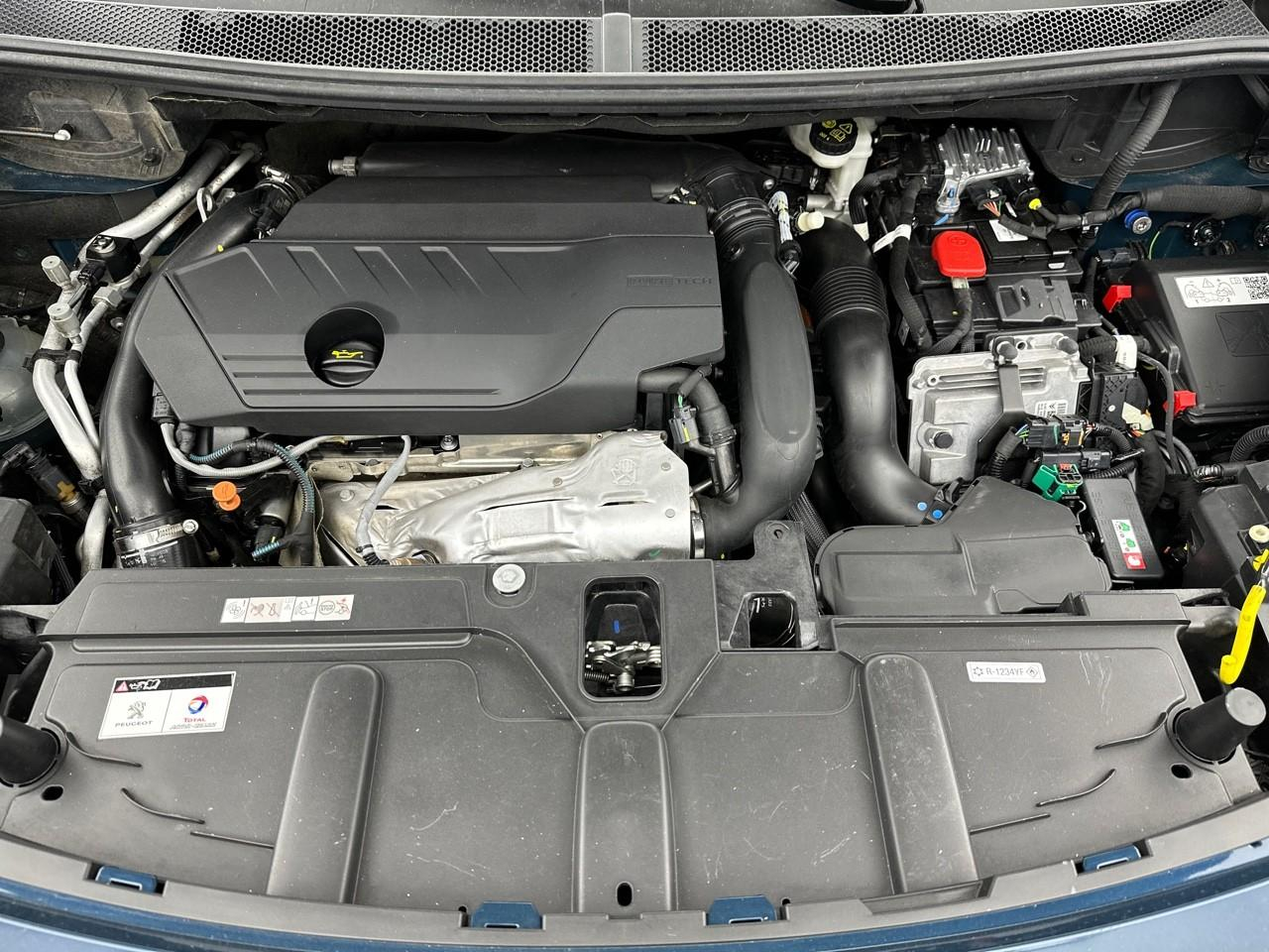 Peugeot 3008 hybrid 225 e-eat8 allure pack — photo 13