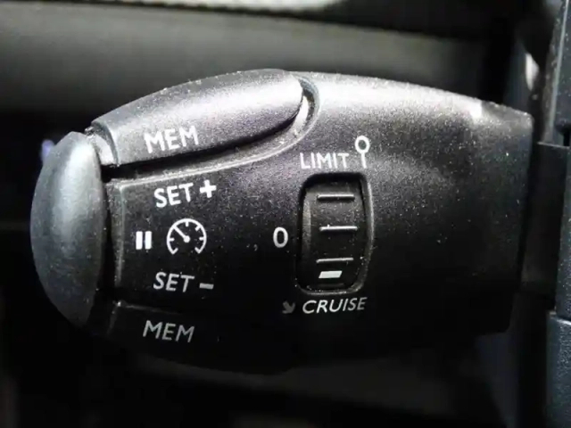 Peugeot 208 electrique 50 kwh 136ch — photo 14