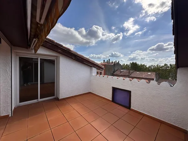 À louer - Superbe T2 de 64 m² au dernier étage avec Terrasse - Allée de Brienne, Toulouse
