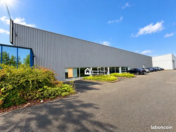 Local 676 m² Château-Gontier-sur-Mayenne