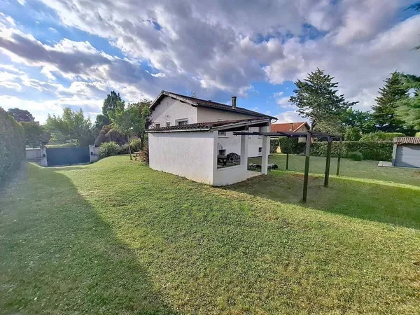 Maison 7 pièces 174 m²