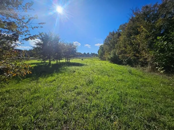 Terrain 650 m²