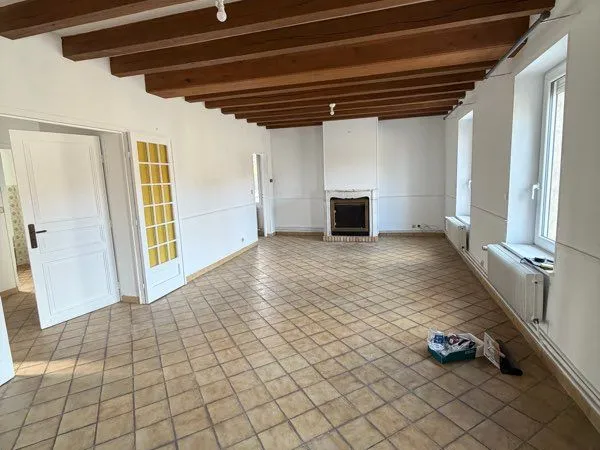Appartement de 110 m² avec 3 chambres, cuisine équipée et jardin privatif