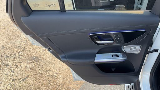 Mercedes Classe GLC 300 de 333 EQ Power 4Matic 9G-Tronic - AMG Line – 2023 – 39085 km – Hybride rechargeable – Boîte Automatique — photo 35