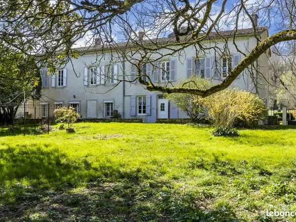 Propriété 9 pièces 422 m²