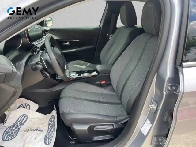 Peugeot 208 hybrid 110 ch e-dcs6 — photo 9
