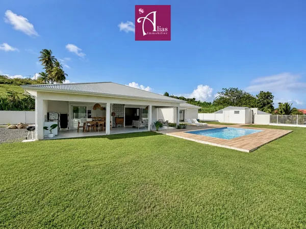 Villa contemporaine F6 de 205 m2 avec piscine à Duquerry P
