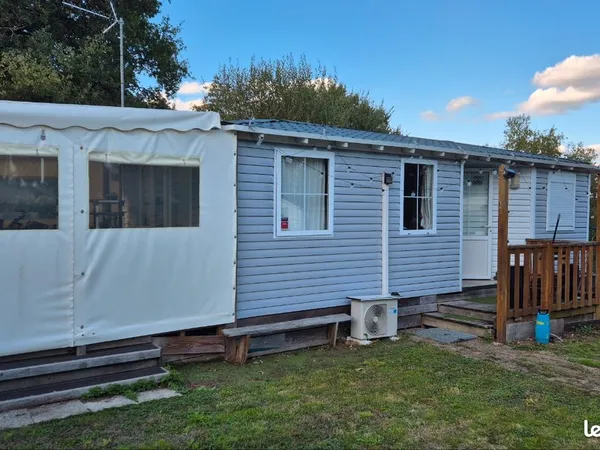 Mobil-home dans camping à vendre