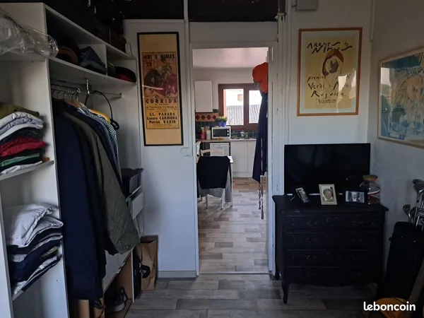 Logement 3 pièces 56m2 jardin parking , jardin , dans propriété close