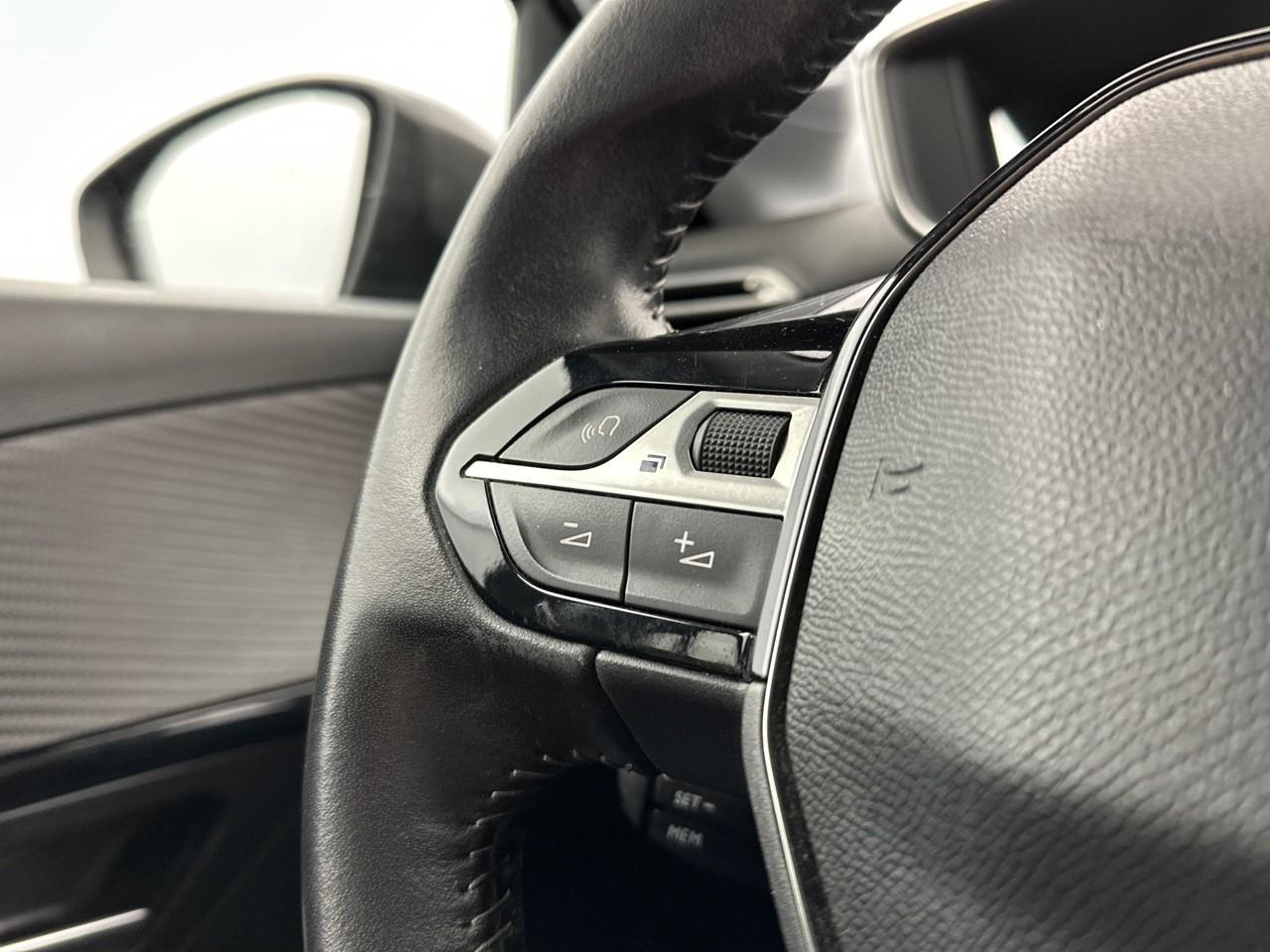 Peugeot 208 puretech 100 s&s bvm6 allure — photo 17