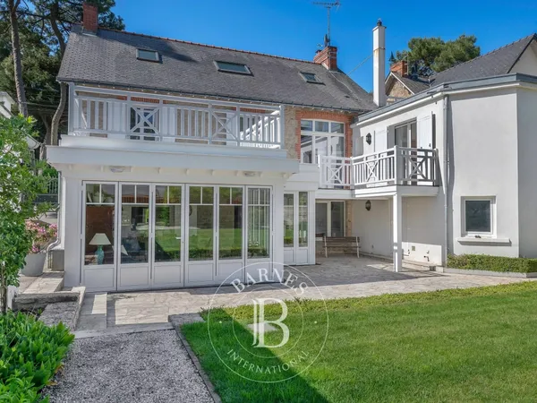 LA BAULE - QUARTIER DES ARBRES - Villa classée