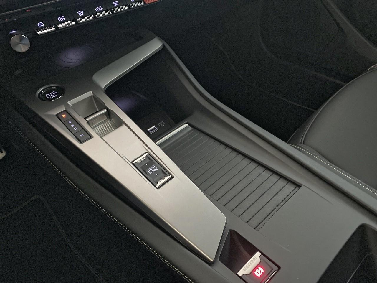 Peugeot 408 hybrid 136 e-dcs6 gt — photo 18