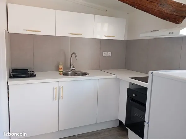 🏡 T2 MEUBLÉ RÉNOVÉ & CLIMATISÉ - 38 m² - CENTRE HISTORIQUE DE MANOSQUE