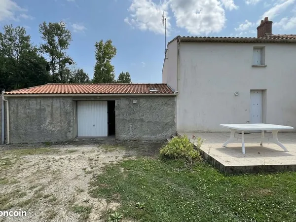 Location Maison 2 chambres avec jardin et garage à Frossay
