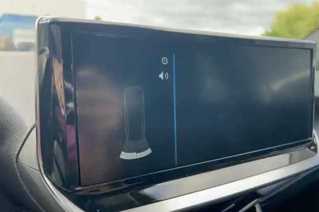Peugeot 2008 hybrid 110 e-dcs6 — photo 37