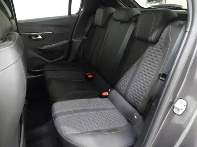 Peugeot 208 1.2 puretech 100ch s&amp;s roadtrip eat8 — photo 9