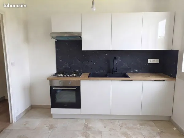 Loue appartement refait à Neuf