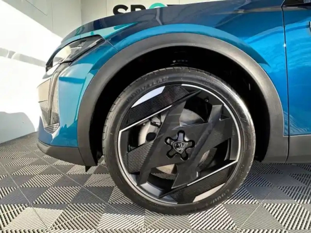 Peugeot 408 phev 225ch gt e-eat8 — photo 11