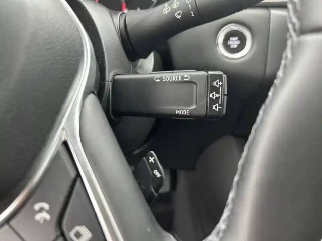 Renault Captur blue dci 115 edc — photo 11