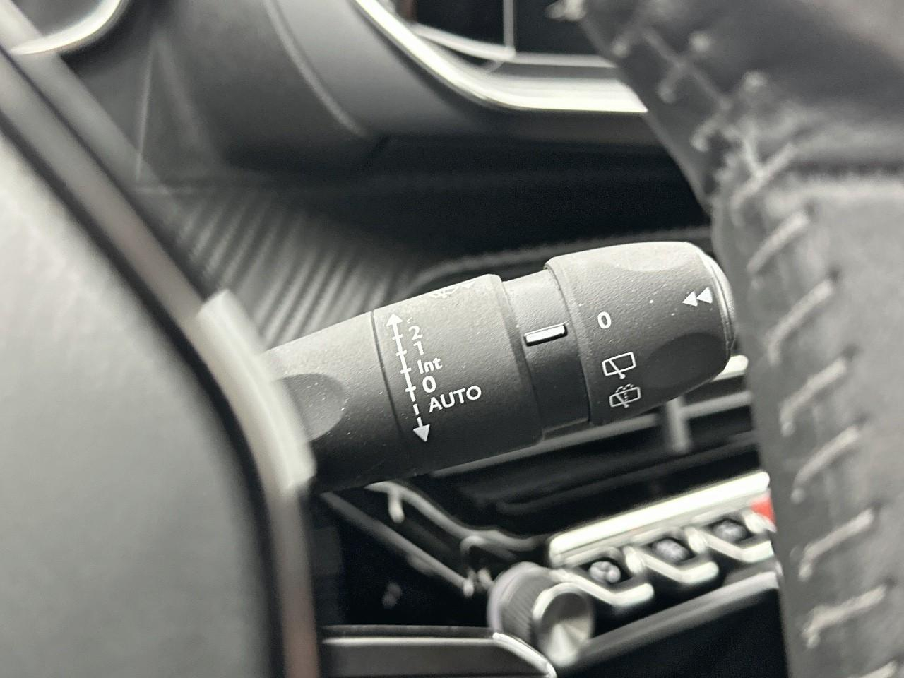 Peugeot 2008 puretech 100 s&s bvm6 style — photo 18