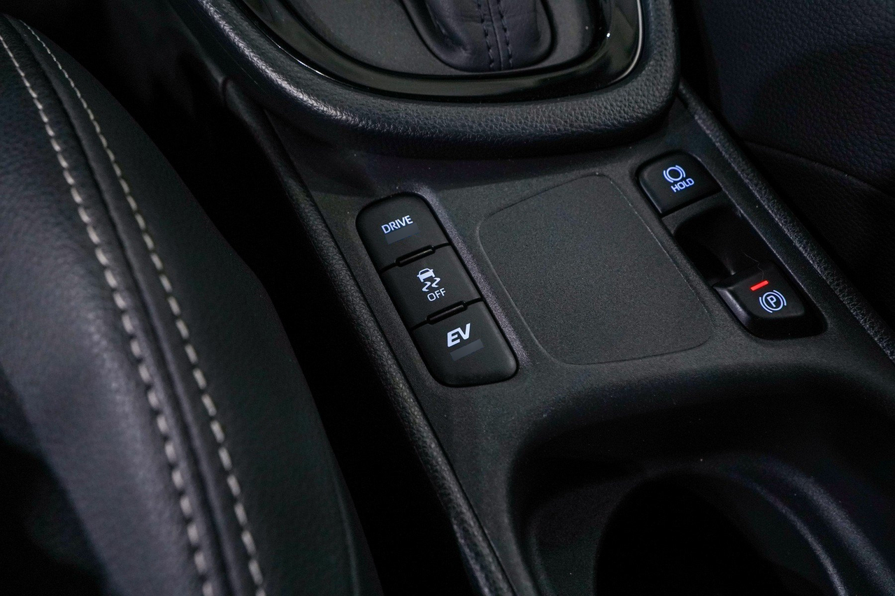 Toyota Yaris 4 — photo 23