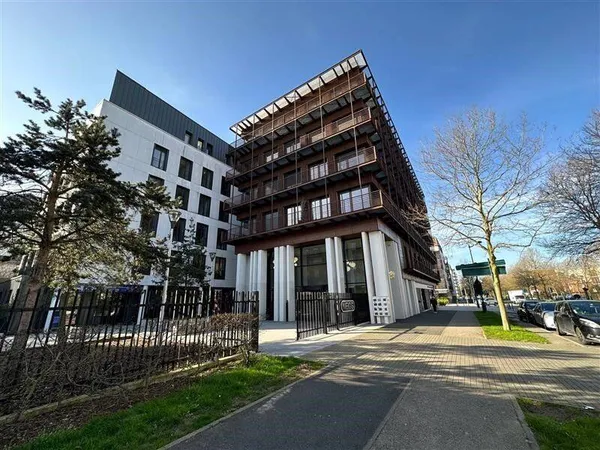 Bureaux 679 m²