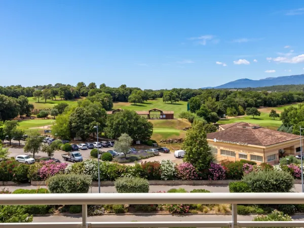 BIOT - EXCLUSIVITE - Appartement 3 Pièces avec vue Golf et Terrasse Sud-Ouest