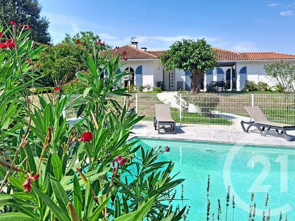 Maison 4 pièces 240 m²