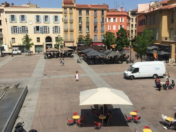 T2 vue place république Perpignan