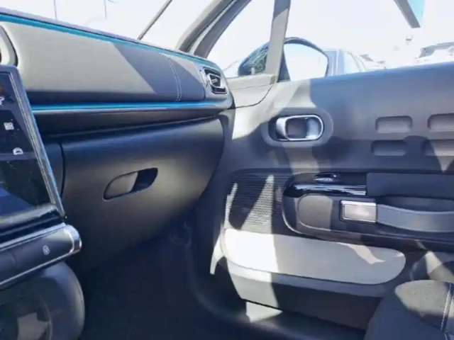 Citroën C3 1.2 puretech 110ch s&amp;s shine 124g — photo 15