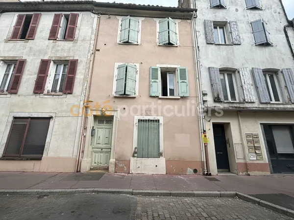 Ensemble immobilier de 225 m² offrant de multiples possibilités à Narbonne