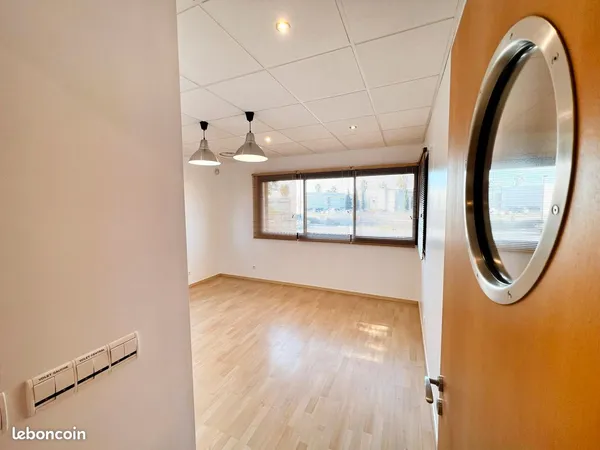 BUREAUX DE STANDING À LOUER DE 13 à 27m2 - TECNOSUD 1 PERPIGNAN - CADRE VERDOYANT